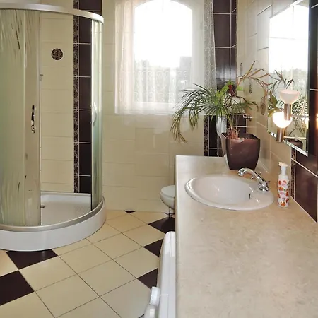 Spacious Home, Holiday home Kolczewo